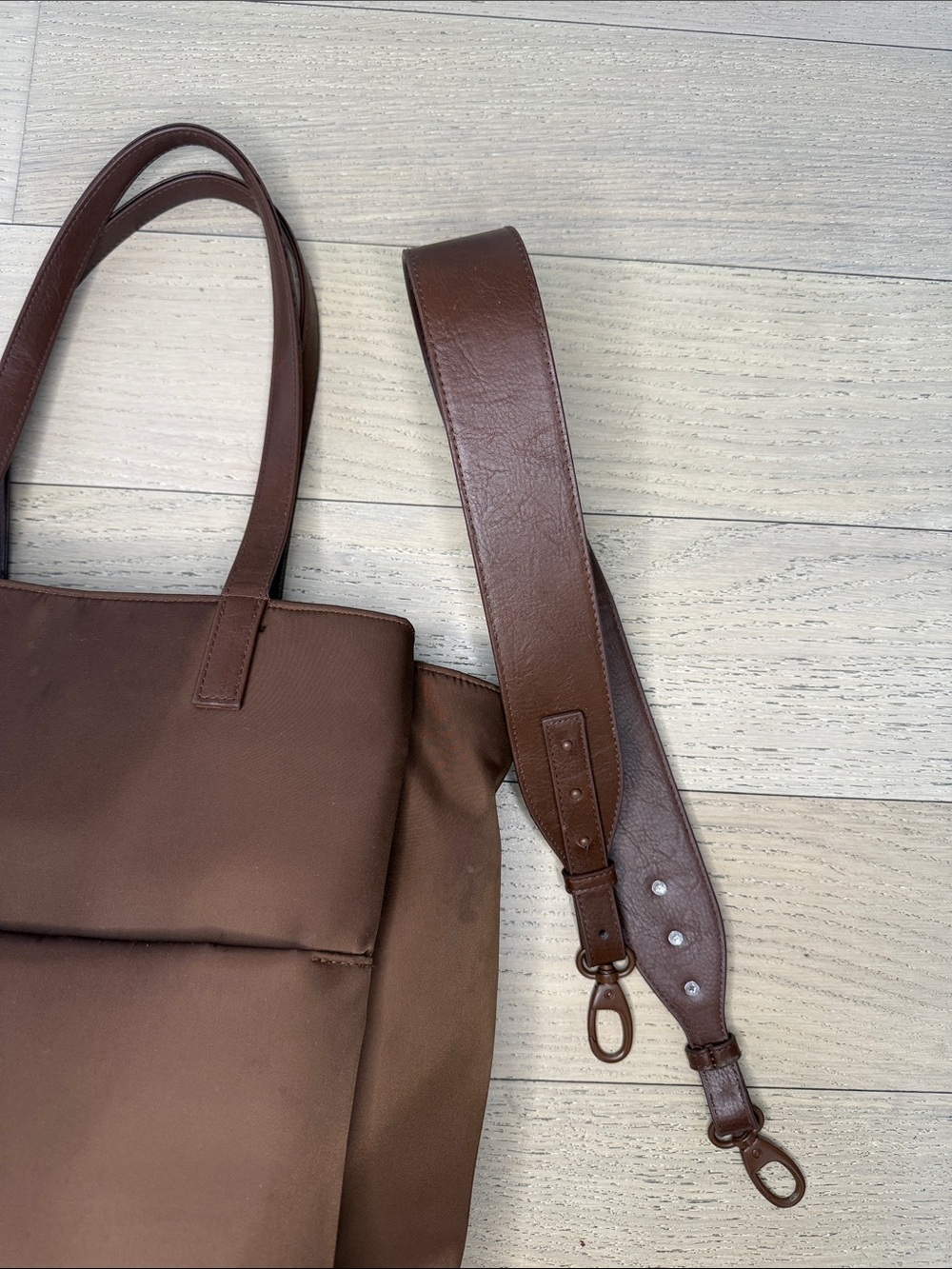BEIS Commuter Tote Bag with Convertible Front Pocket - Picture 9 of 9